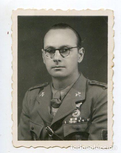 Militaria: Foto de un alf&eacute;rez provisional, guerra civil, identificado