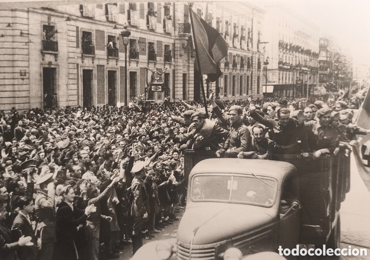 Militaria: DIVISI&Oacute;N AZUL FOTOGRAF&Iacute;A SOLDADOS DE VUELTA A MADRID 1942