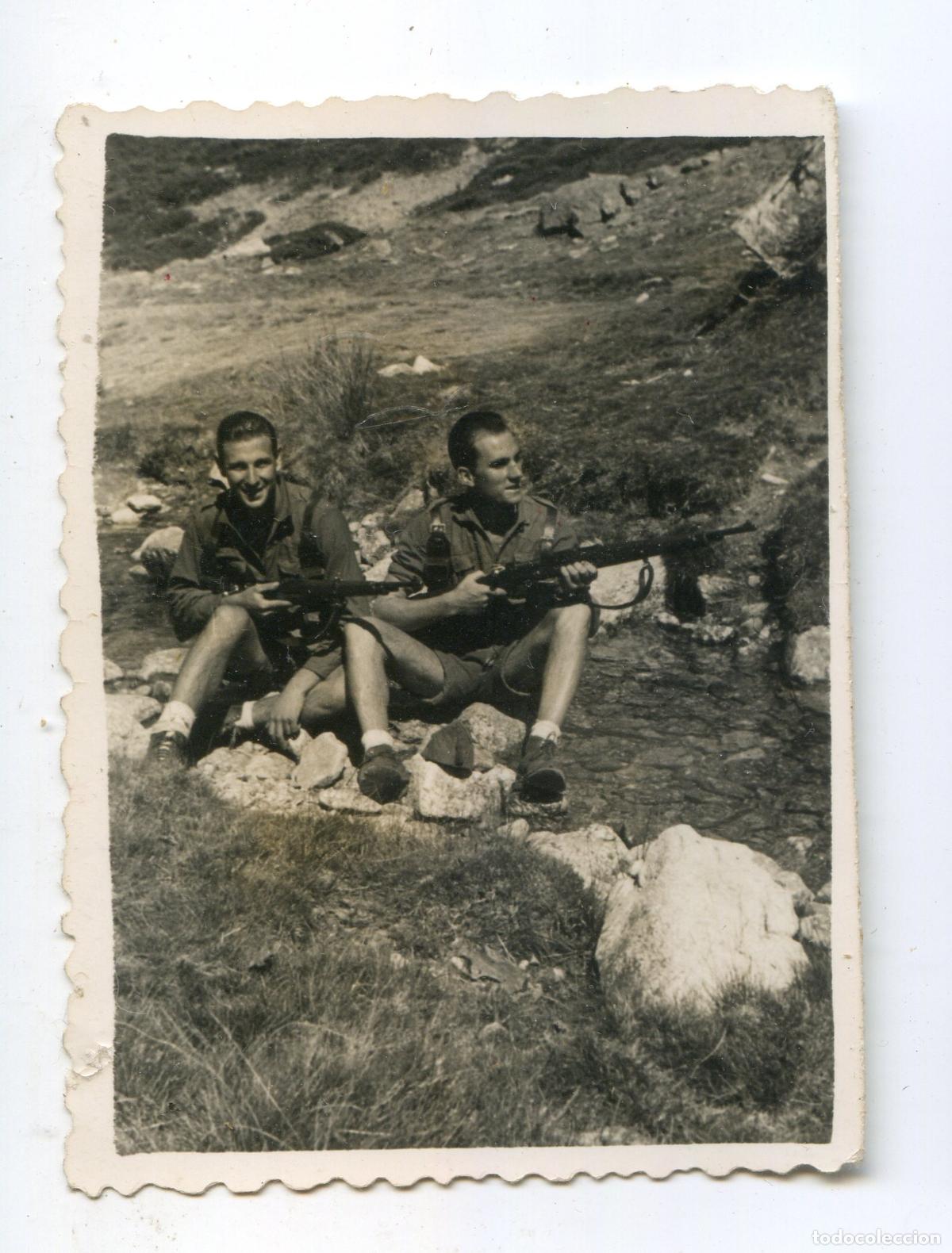 Militaria: Dos soldados en pantal&oacute;n corto, quiz&aacute;s Milicias Universitarias ? 1945 Fotos Pe&ntilde;alara