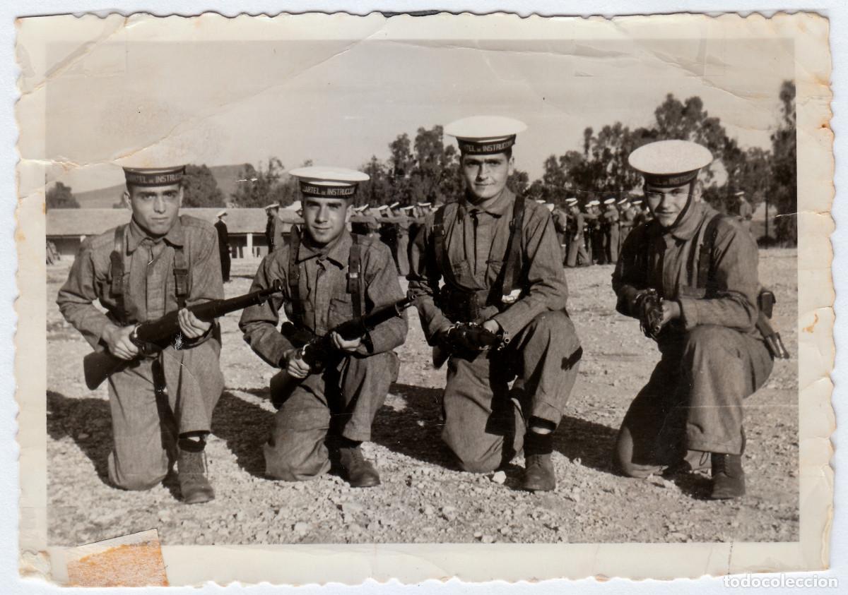 Militaria: Marineros armados. Cuartel de Instrucci&oacute;n, Cartagena, Murcia. A&ntilde;os 60 g aa