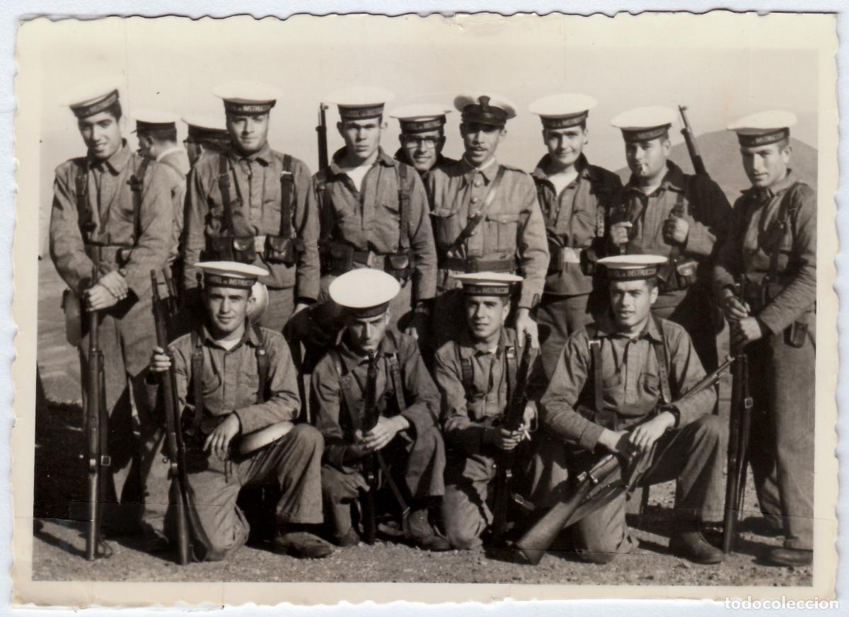 Militaria: Marineros armados. Cuartel de Instrucci&oacute;n, Cartagena, Murcia. A&ntilde;os 60 g aa