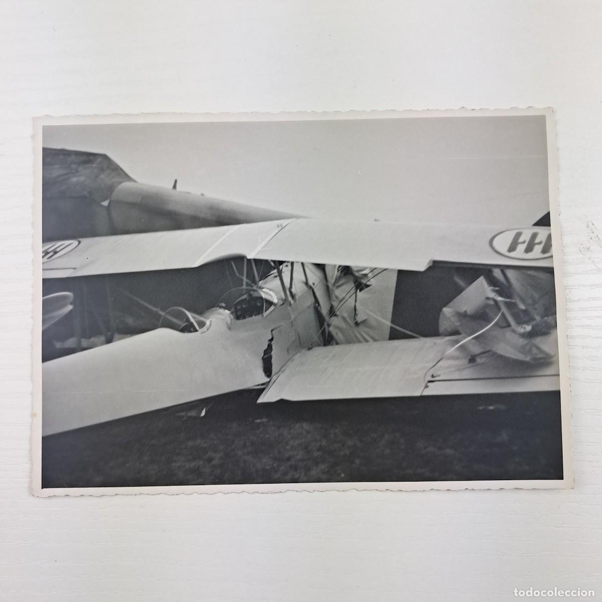 Militaria: Coppia di foto in b/n aeronautiche d&rsquo;epoca &ndash; Velivolo militare incidentato anni 30/40