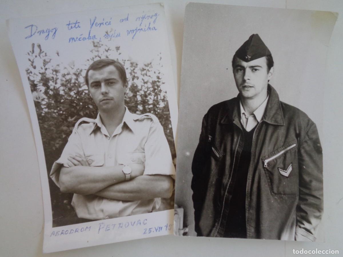 Militaria: LOTE DE 2 FOTOS DE UN PILOTO DE LA AVIACION DE YUGOSLAVIA ( EPOCA COMUNISTA ). AERODROMO DE PETROVAC