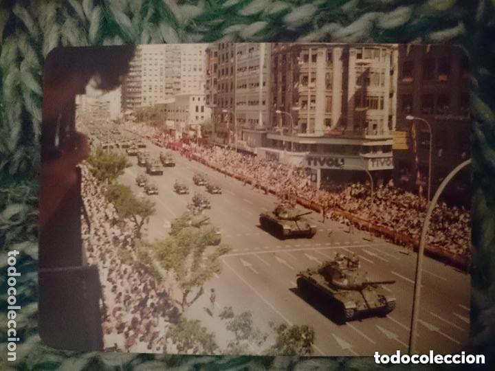 Militaria: FOTO DESFILE MILITAR - DIA NACIONAL DE ESPA&Ntilde;A - NO PONE FECHA, IMAGINO QUE A&Ntilde;OS 70