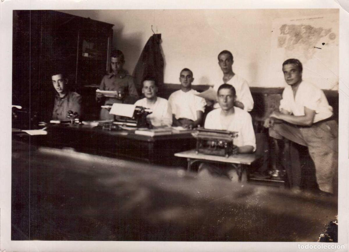 Militaria: FOTOGRAFIA OFICINA MILITAR VICALVARIO REGIMIENTO DE ARTILLERIA LIGERA N&ordm; 2 REPUBLICA 1935