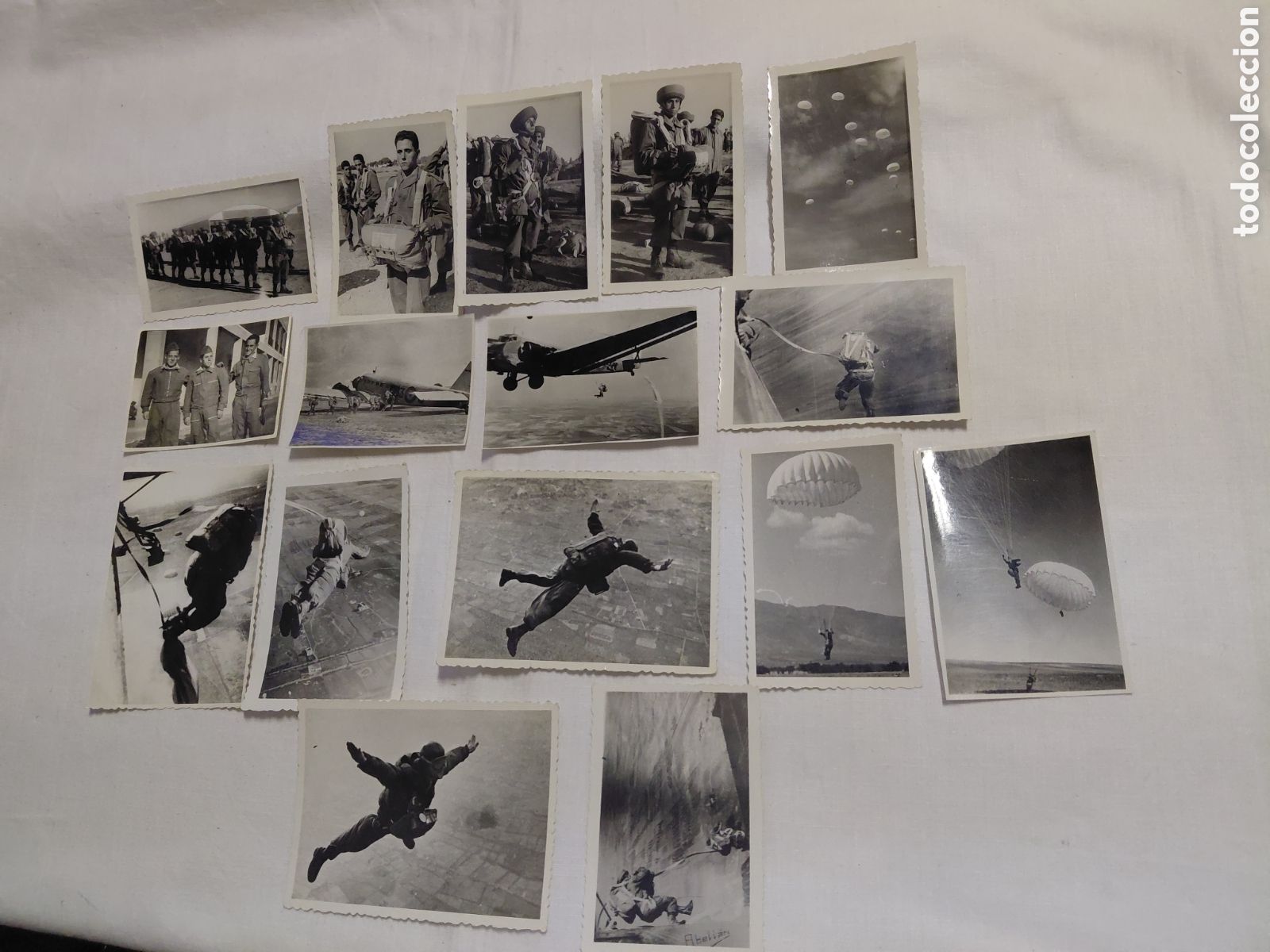 Militaria: ANTIGUAS FOTOGRAFIAS SALTO PARACAIDISTA DEL EJERCITO DE TIERRA BRIPAC.16 FOTOGRAFIAS