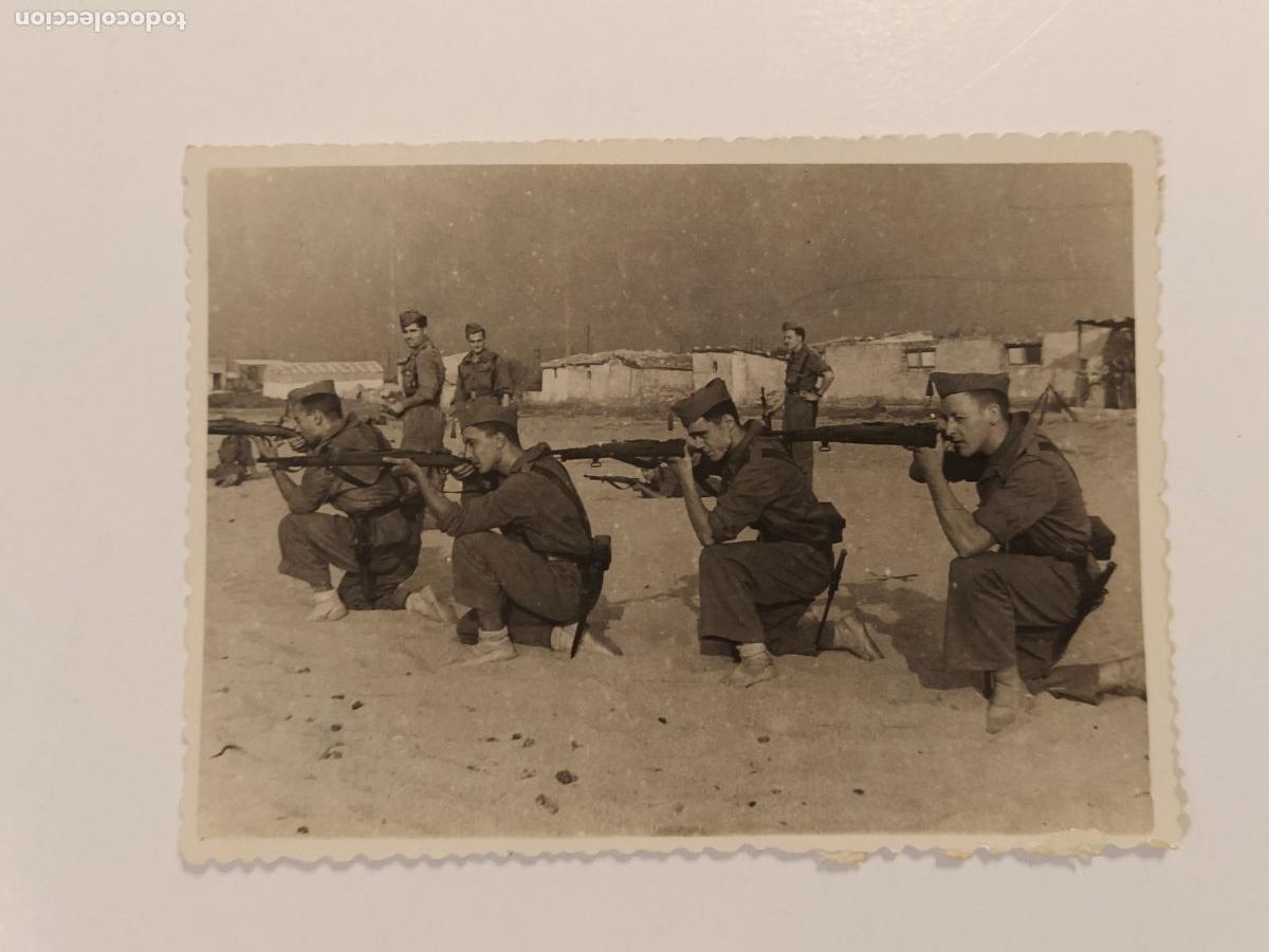 Militaria: MILITAR - BARCELONA - CAMPO DE LA BOTA - A&Ntilde;O 1949 - FOTOGRAFIA ANTIGUA -(116.556)