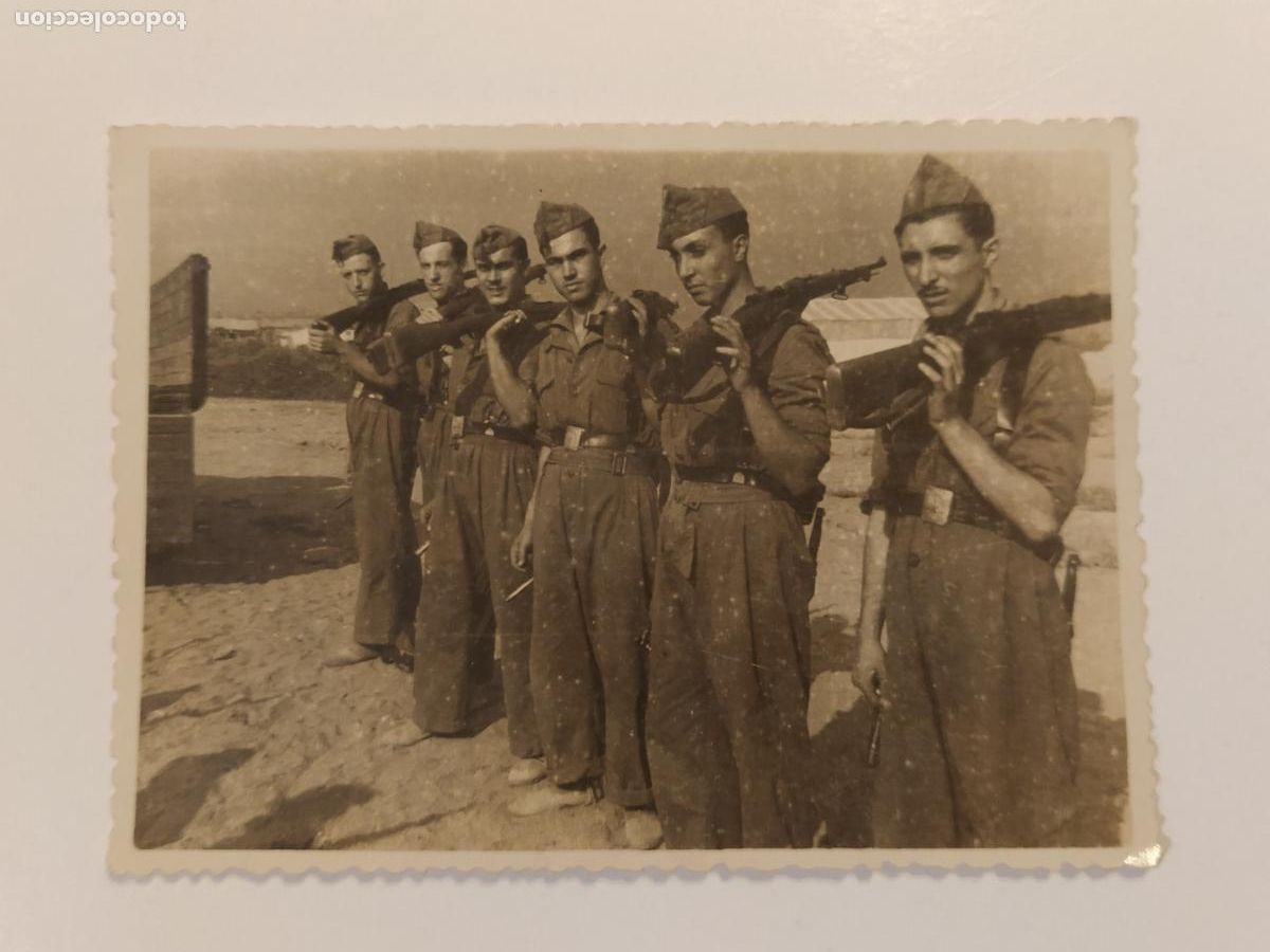 Militaria: MILITAR - BARCELONA - CAMPO DE LA BOTA - A&Ntilde;O 1949 - FOTOGRAFIA ANTIGUA -(116.557)