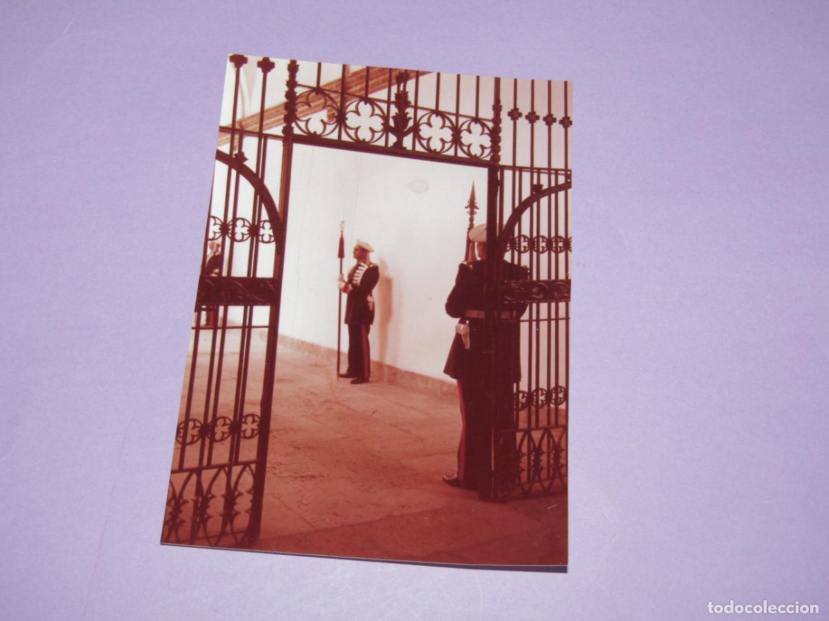 Militaria: Antigua Fotograf&iacute;a Original Guardia de FRANCO en Visita a Valencia - A&ntilde;o 1970s.