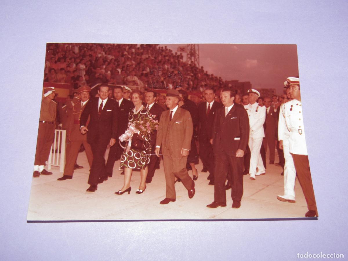 Militaria: Antigua Fotograf&iacute;a Original de FRANCO y Autoridades en Visita a Valencia - A&ntilde;o 1960-70s.