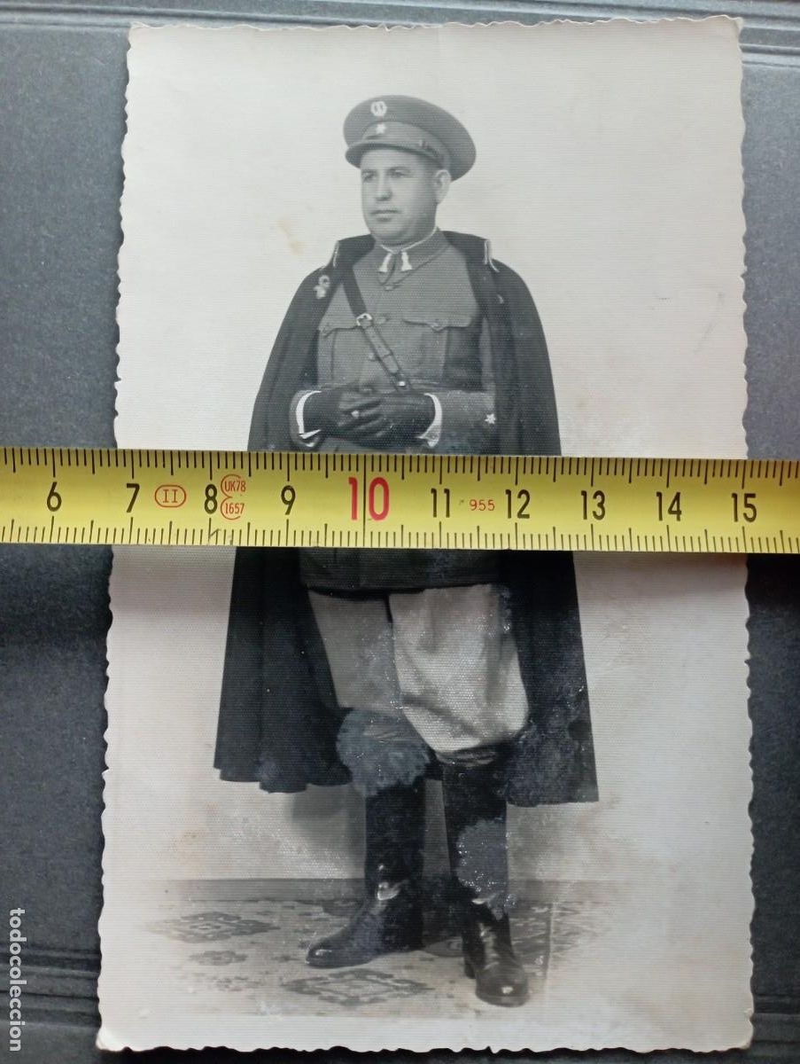 Militaria: Alf&eacute;rez de Ingenieros con capa en Ceuta. 1937. Guerra Civil
