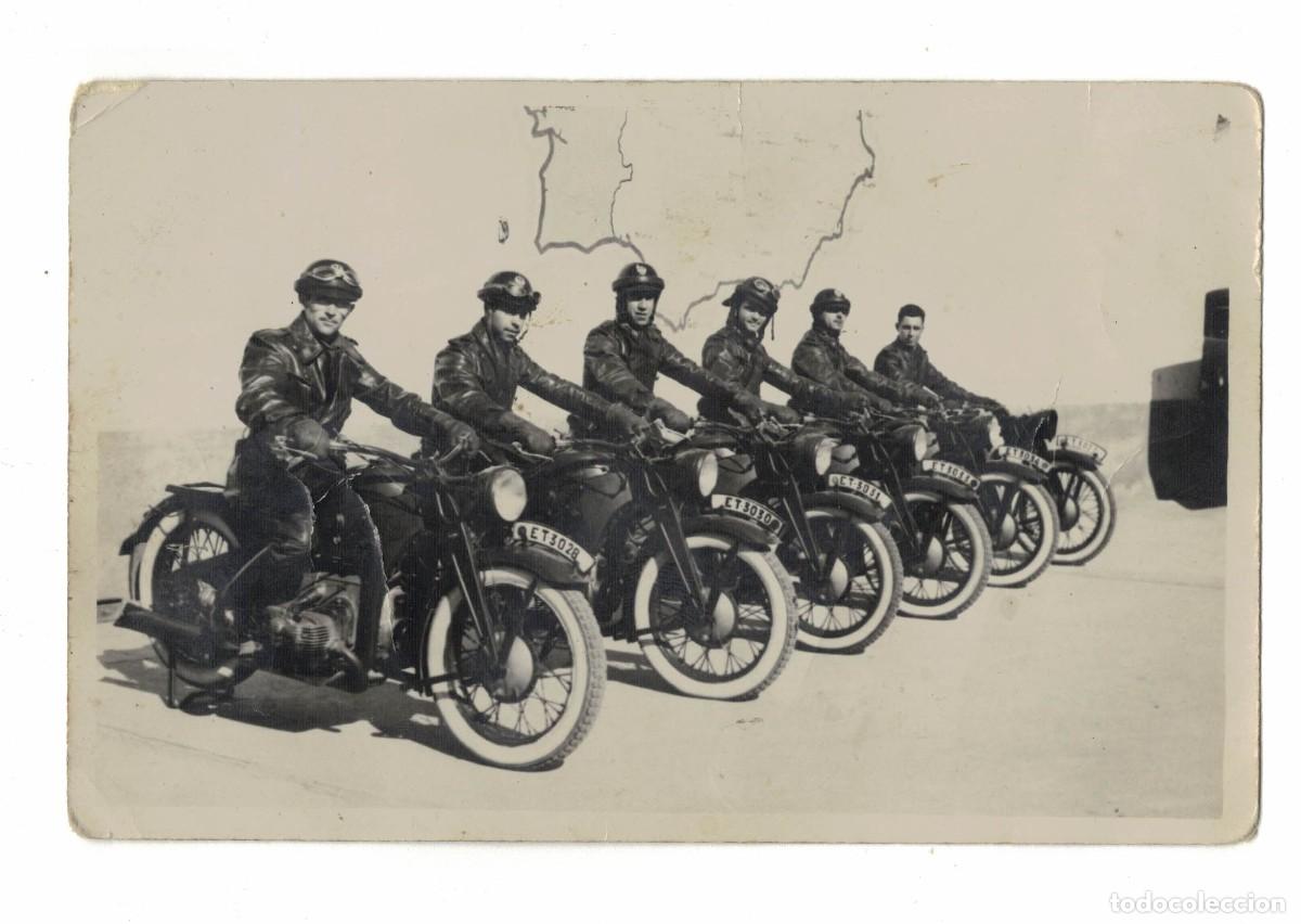 Militaria: Fotograf&iacute;a polic&iacute;as motoristas en motocicletas BSA Valencia a&ntilde;os 1940‑50 sello Cairo
