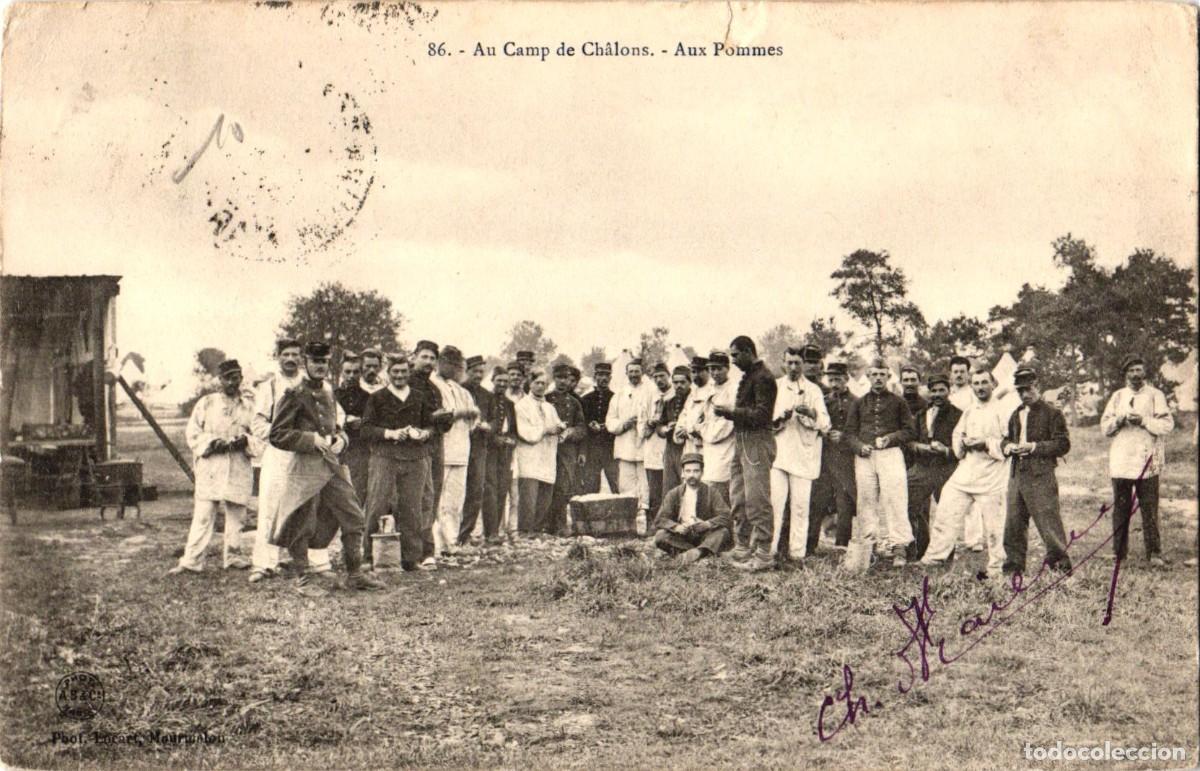Militaria: Soldados FRANCESES durante la 1 Primera Guerra Mundial - Poilus - Au Camp de Ch&acirc;lons - Aux pommes