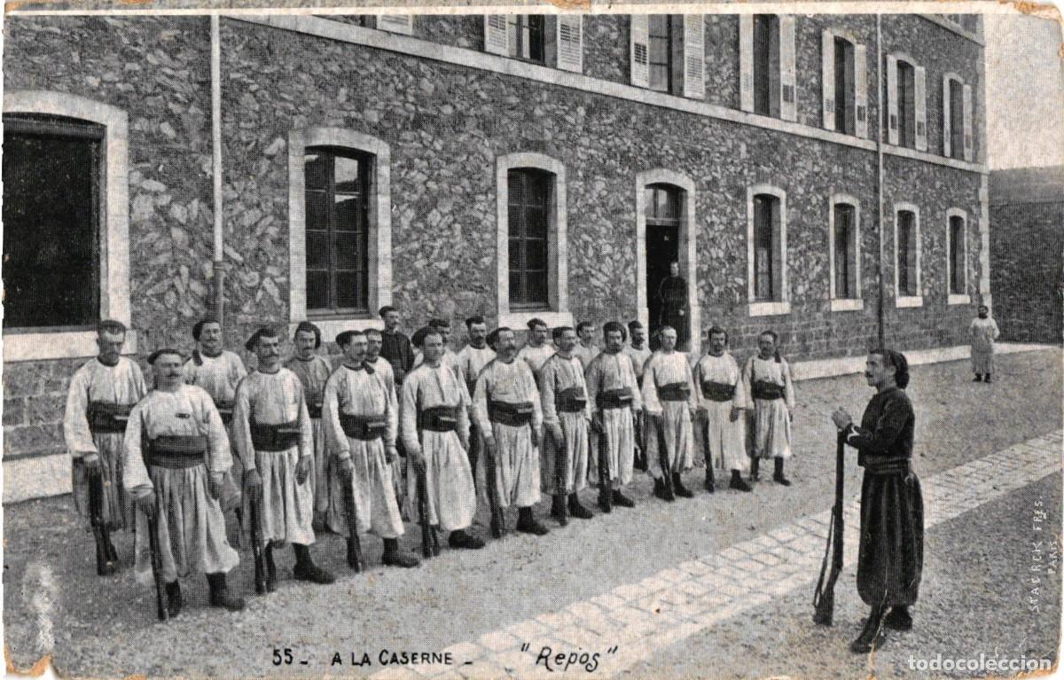 Militaria: Zuaves - Zuavos - Regimiento de Infanteria del Ejercito Frances - Bereber Zwāwī
