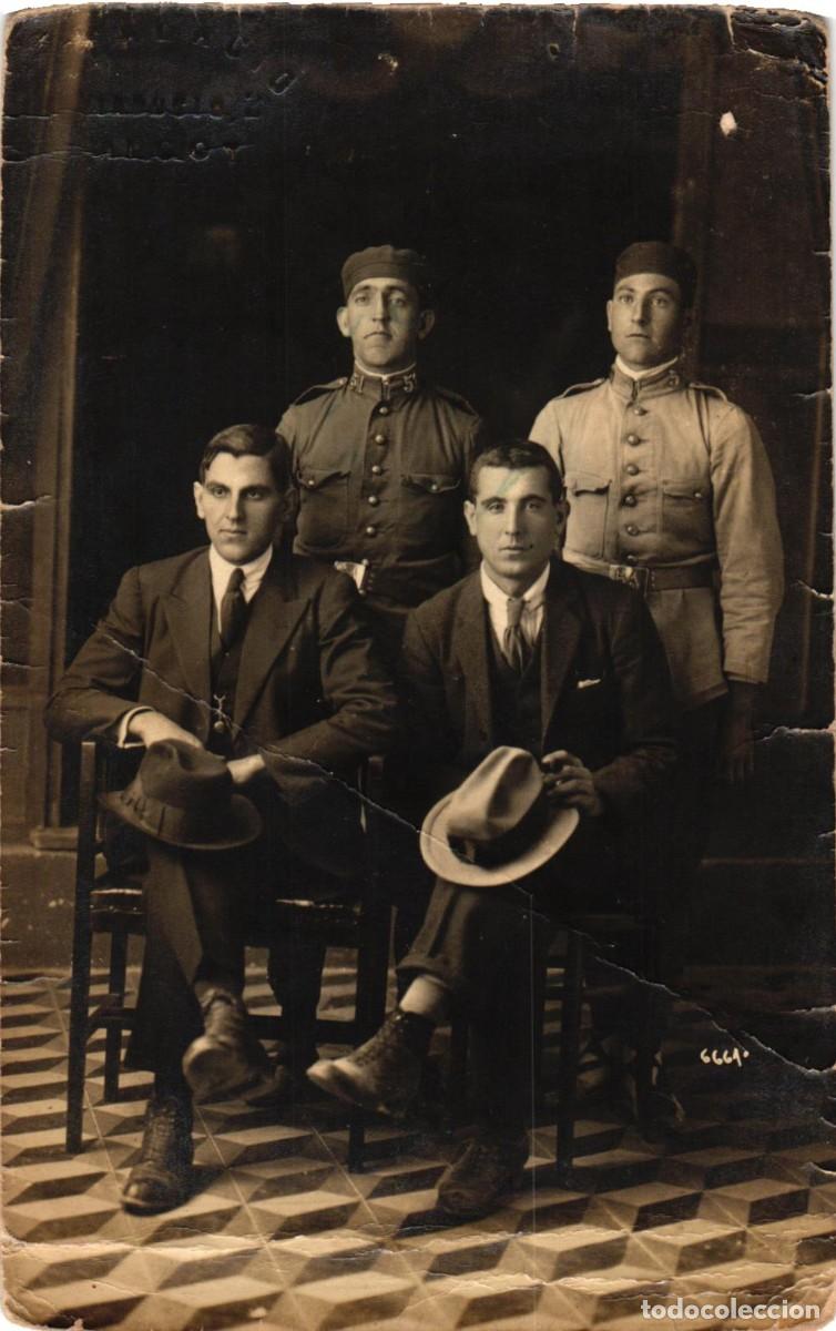 Militaria: Soldados espa&ntilde;oles en retrato de estudio - Epoca Guerra del Rif