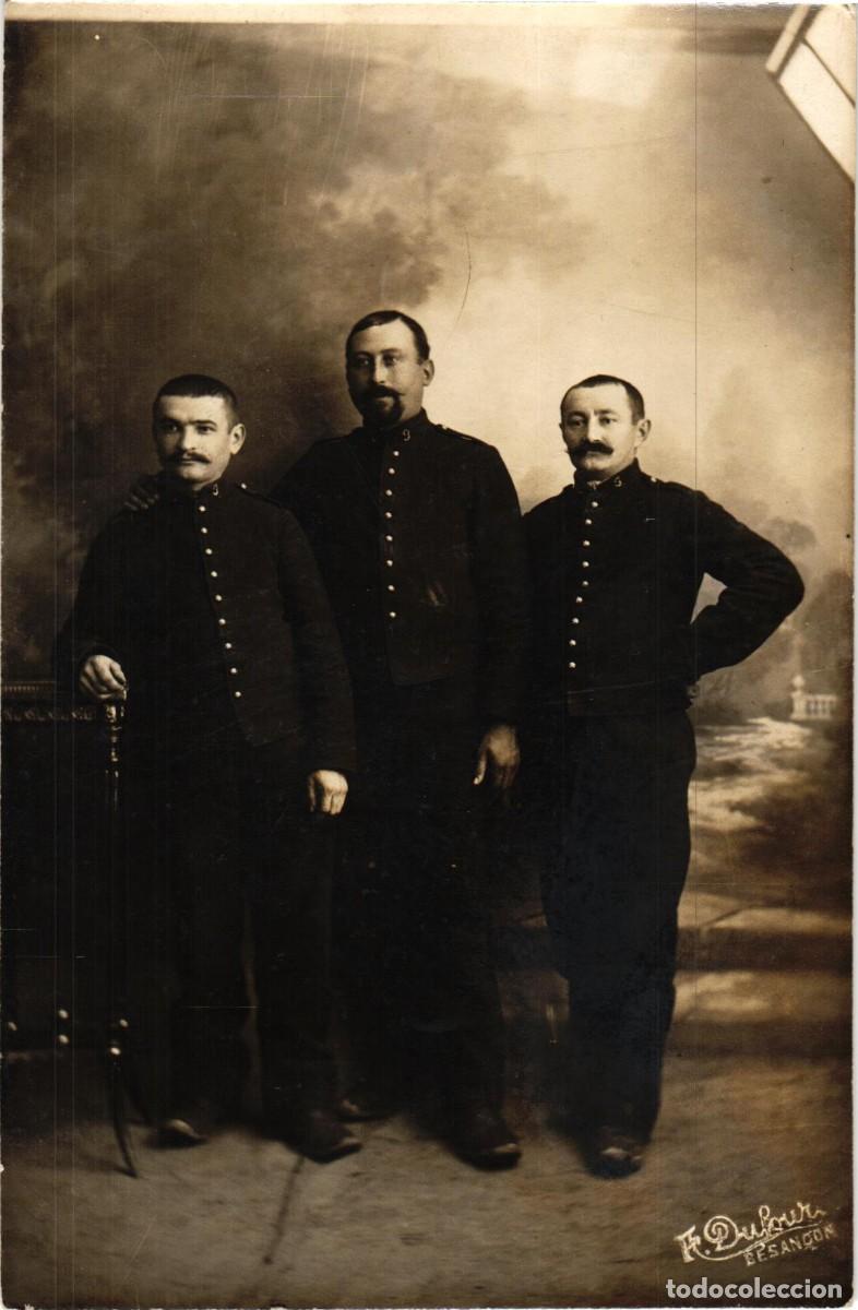 Militaria: Soldados franc&eacute;ses - Fotografia de estudio - Epoca: 1 Guerra Mundial - Francia France