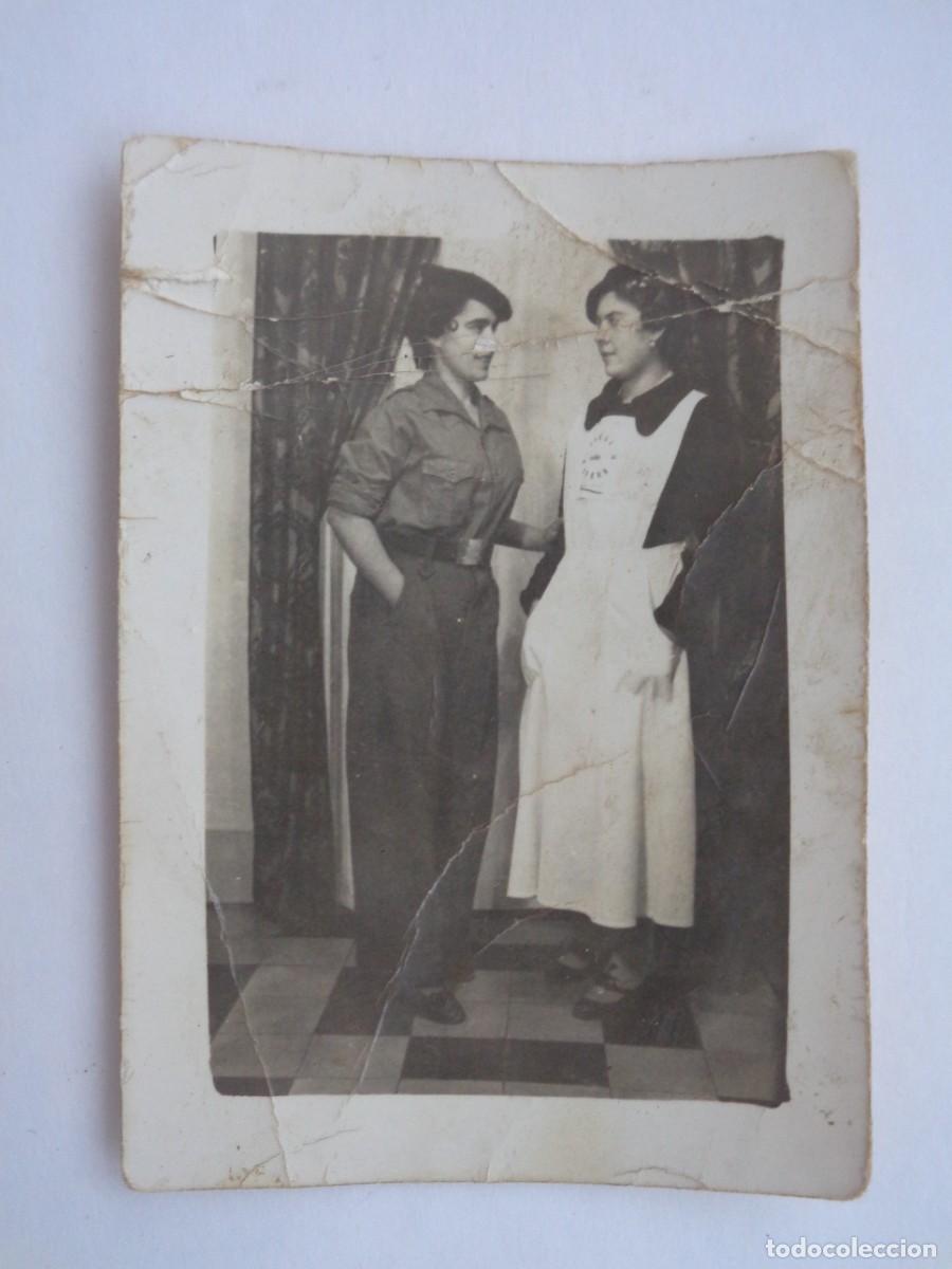 Militaria: GUERRA CIVIL - FALANGE : FOTO ENFERMERA Y CHICA TRAVESTIDA DE MILICIANO FALANGISTA