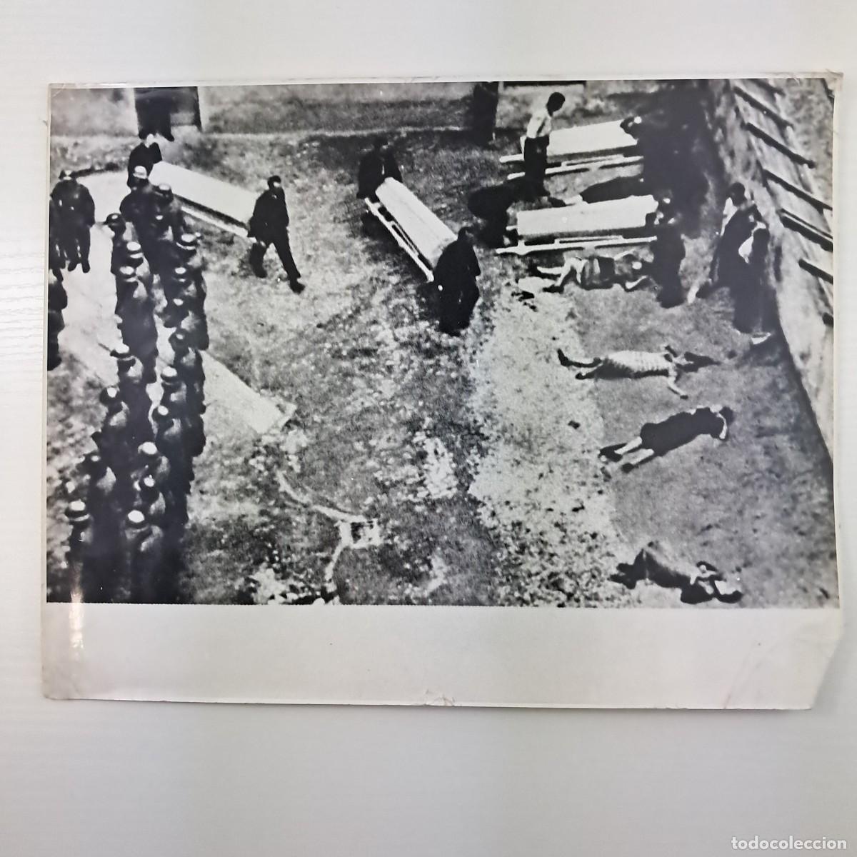 Militaria: N. 3 foto d'epoca - Rara sequenza di foto - donne della resistenza serba (partigiane) anno 1941