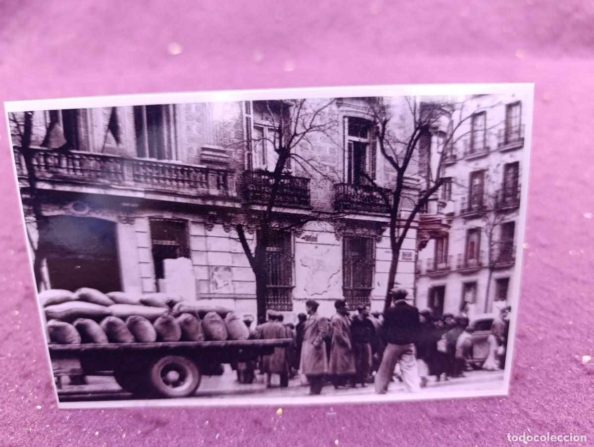 Militaria: Antigua fotograf&iacute;a de Archivo, Guerra Civil, 1936, Madrid, Sede Auxilio Social, sello al dorso