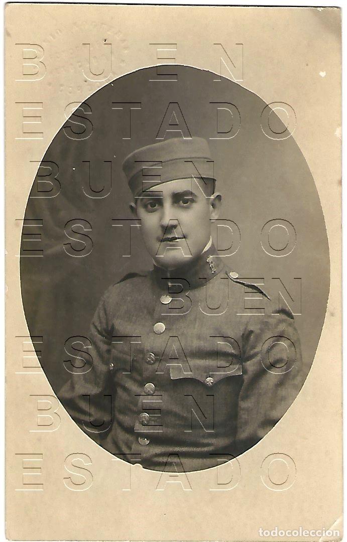 Militaria: SEVILLA FAMILIA PRACTICANTE JULIO MOYA ESCRIVA 13X8 2 FOTOGRAFIAS M56