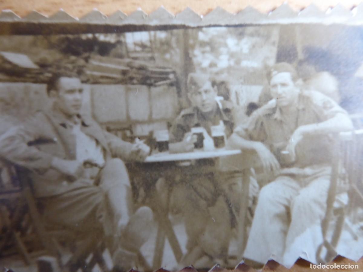 Militaria: Fotograf&iacute;a soldado regulares. Bandera Falange Marruecos