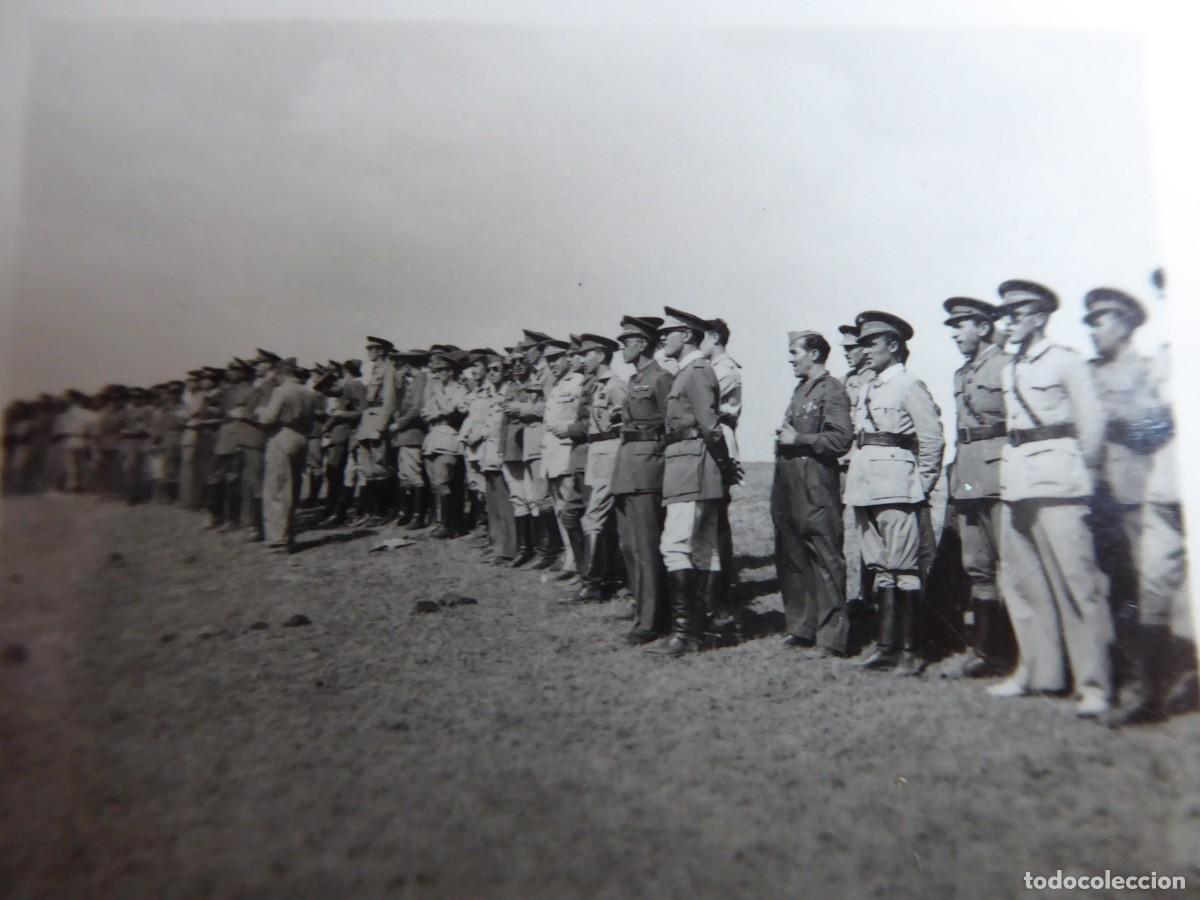 Militaria: Fotograf&iacute;a oficiales regulares.