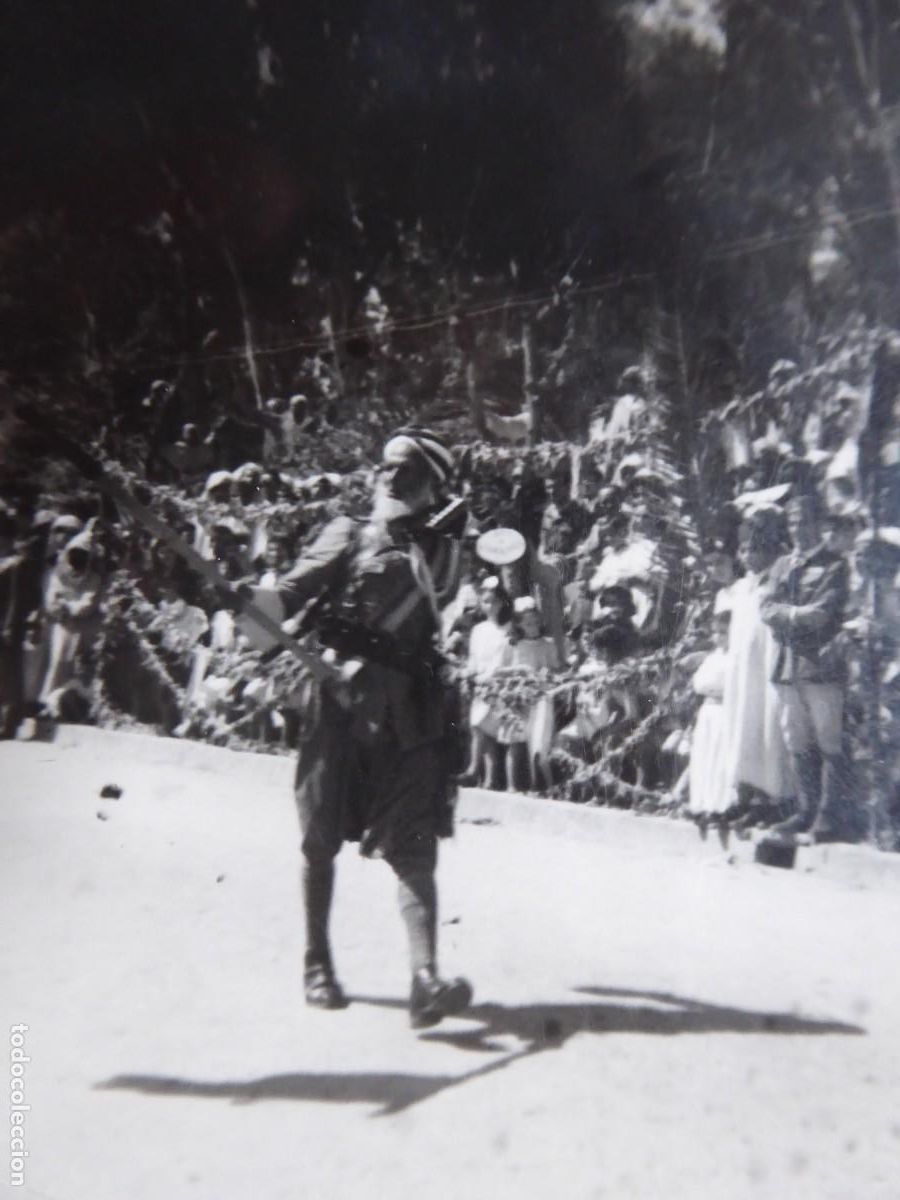 Militaria: Fotograf&iacute;a oficial regulares. 1949