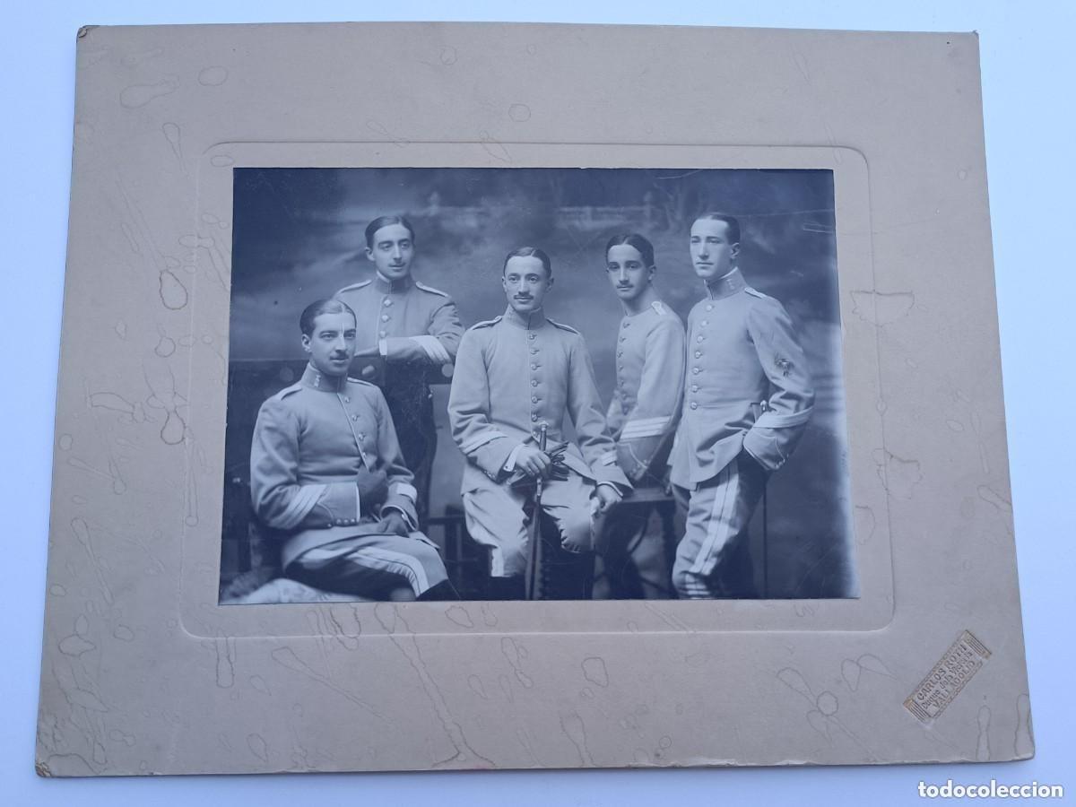 Militaria: FOTOGRAFIA DE SUBOFICIALES DE CABALLERIA, D. Jos&eacute; &Aacute;lvarez de las Asturias ENTRE ELLOS JUNTO, CON LOS