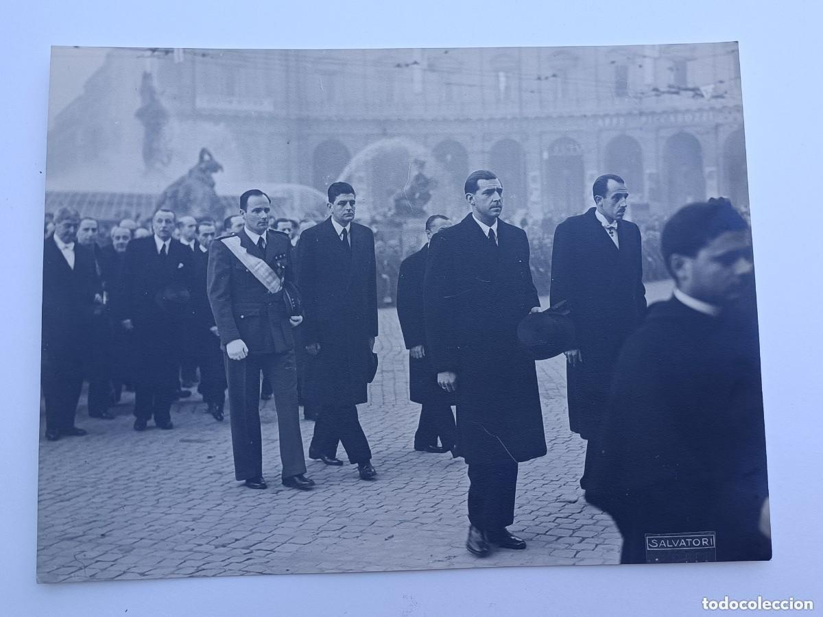Militaria: FOTOGRAFIA DE DON JUAN EN EL FUNERAL DEL REY ALFONSO XIII, ROMA 28 DE FEBRERO DE 1941, FOTO CARLO SA