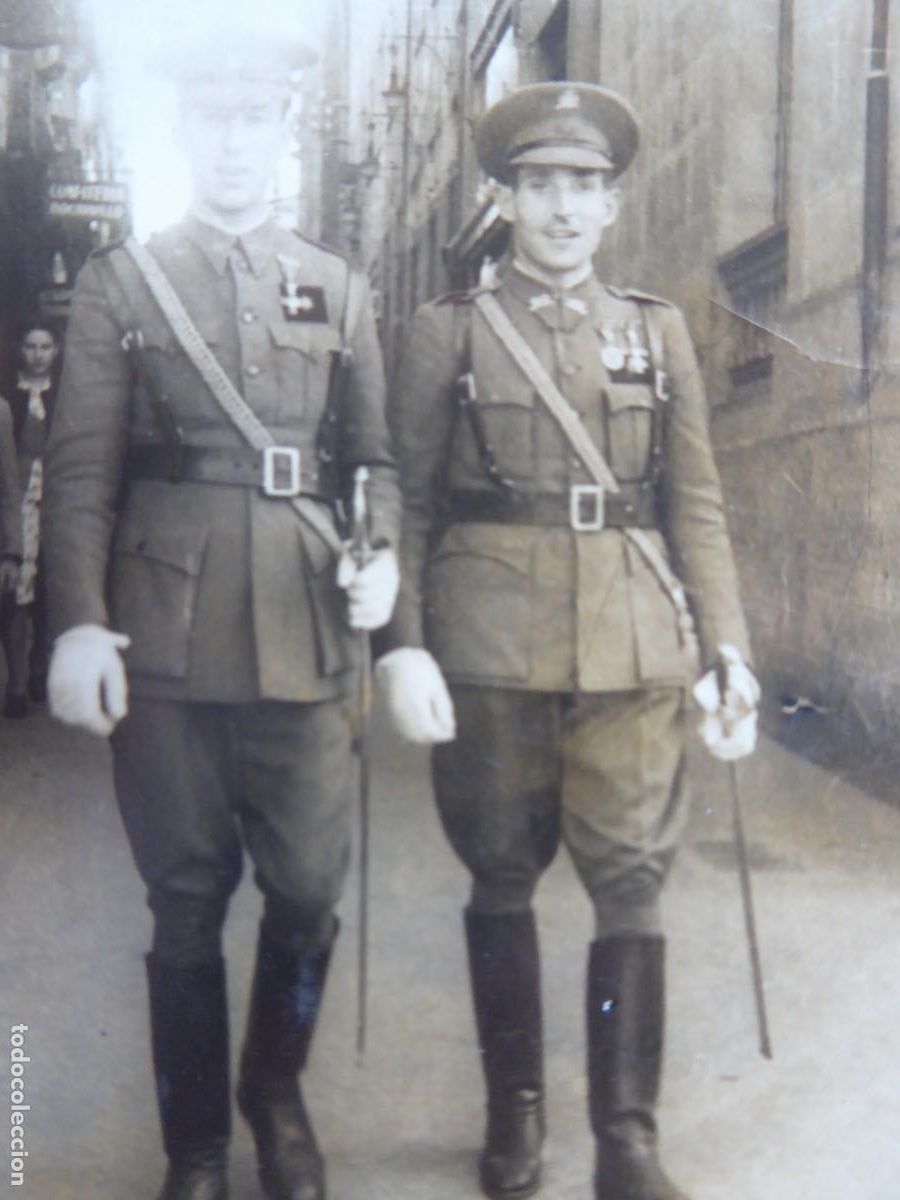 Militaria: Fotograf&iacute;a alf&eacute;rez provisional del ej&eacute;rcito espa&ntilde;ol. Orense 1942