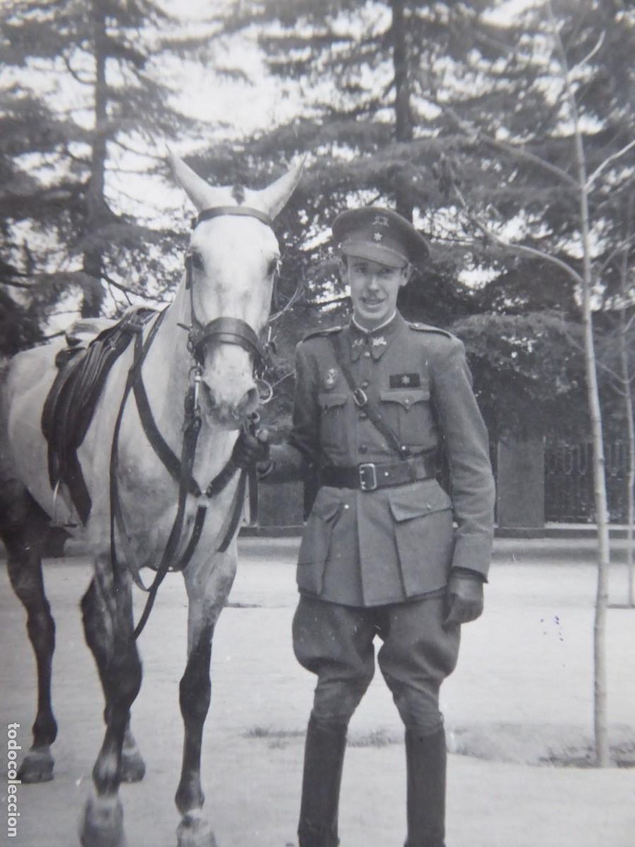 Militaria: Fotograf&iacute;a alf&eacute;rez provisional del ej&eacute;rcito espa&ntilde;ol. Contracarros