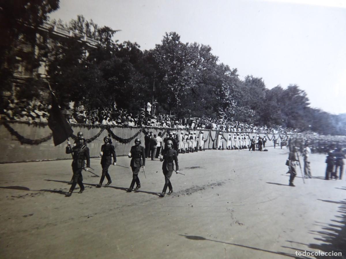 Militaria: Fotograf&iacute;a oficiales del ej&eacute;rcito espa&ntilde;ol. Desfile de la Victoria 1940