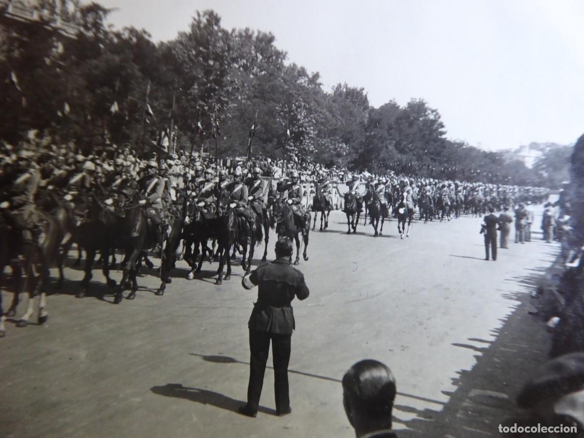 Militaria: Fotograf&iacute;a caballer&iacute;a del ej&eacute;rcito espa&ntilde;ol. Desfile de la Victoria 1940