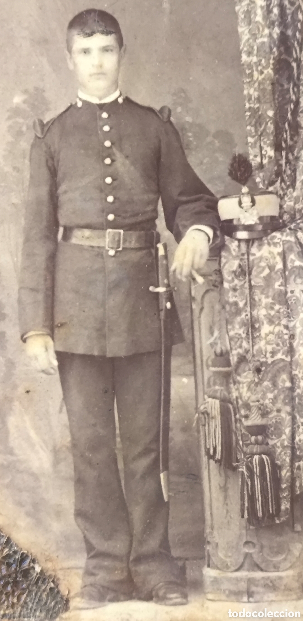 Militaria: FOTOGRAF&Iacute;A CABINET CARD SOLDADO INFANTER&Iacute;A ROS SABLE Y BAYONETA FOT&Oacute;GRAFO JUAN MANZANO L&Eacute;RIDA 1900