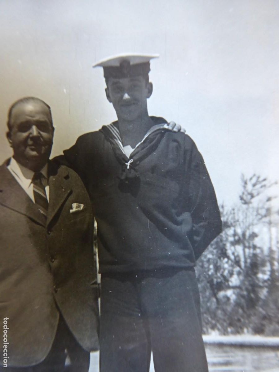 Militaria: Fotograf&iacute;a guardiamarina armada.