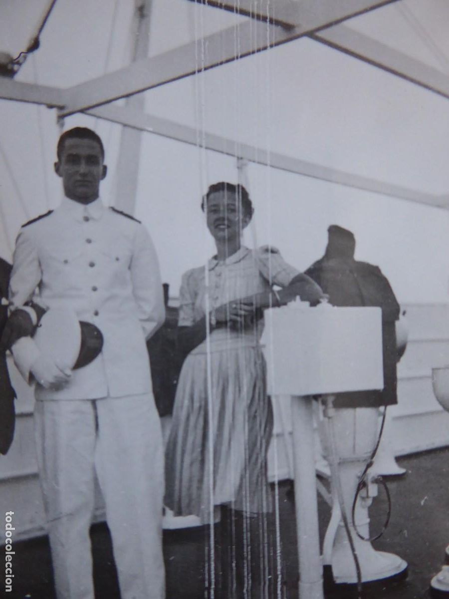 Militaria: Fotograf&iacute;a guardiamarina armada.