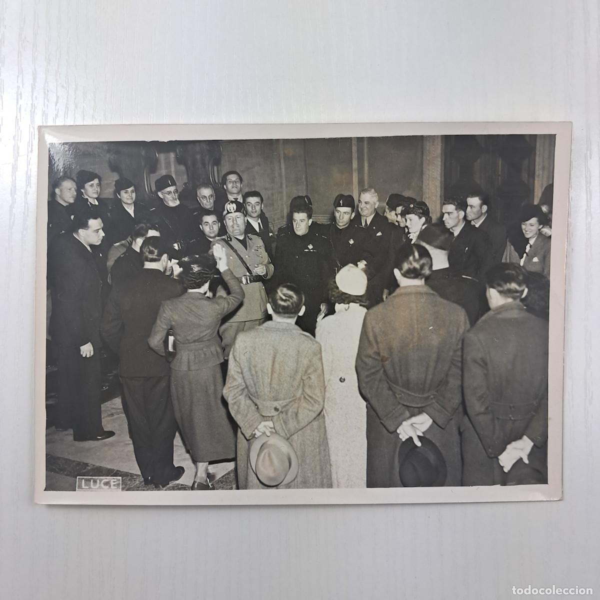 Militaria: Fotografia Storica Originale Istituto Luce (1938) - Mussolini riceve le coppie di sposi di Modena