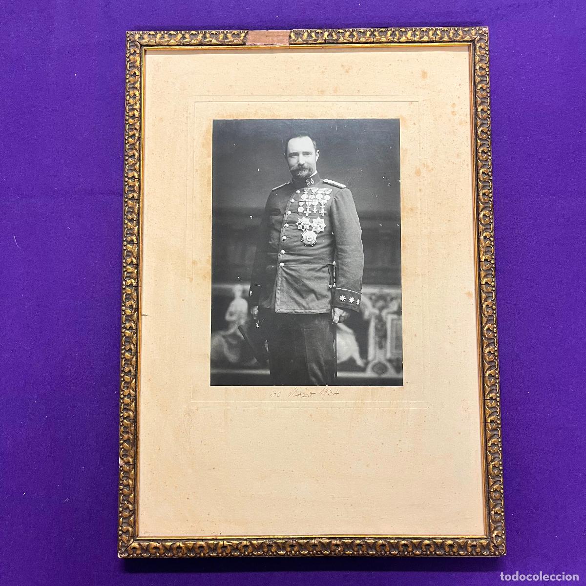 Militaria: FOTOGRAFIA ENMARCADA DEL CORONEL DEL EJERCITO ESPA&Ntilde;OL. 30-3-1934. GRAN CANTIDAD DE CONDECORACIONES.