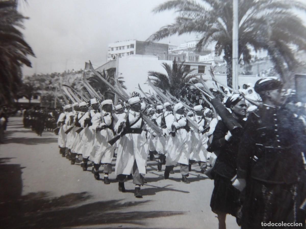Militaria: Fotograf&iacute;a esquiadores moros.