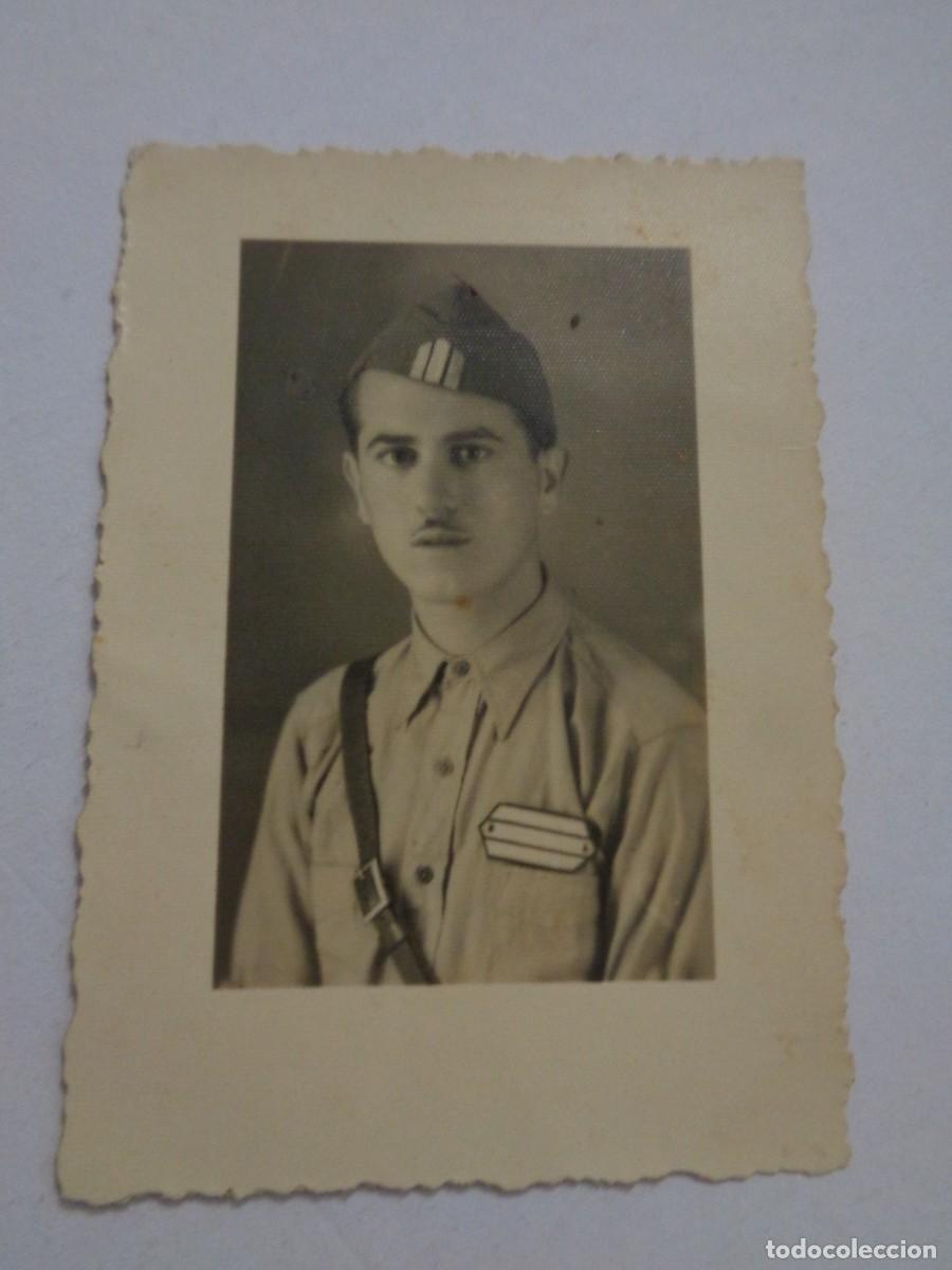 Militaria: GUERRA CIVIL : FOTO DE ESTUDIO DE SARGENTO PROVISIONAL, CON GORRILLO Y BANDOLERA