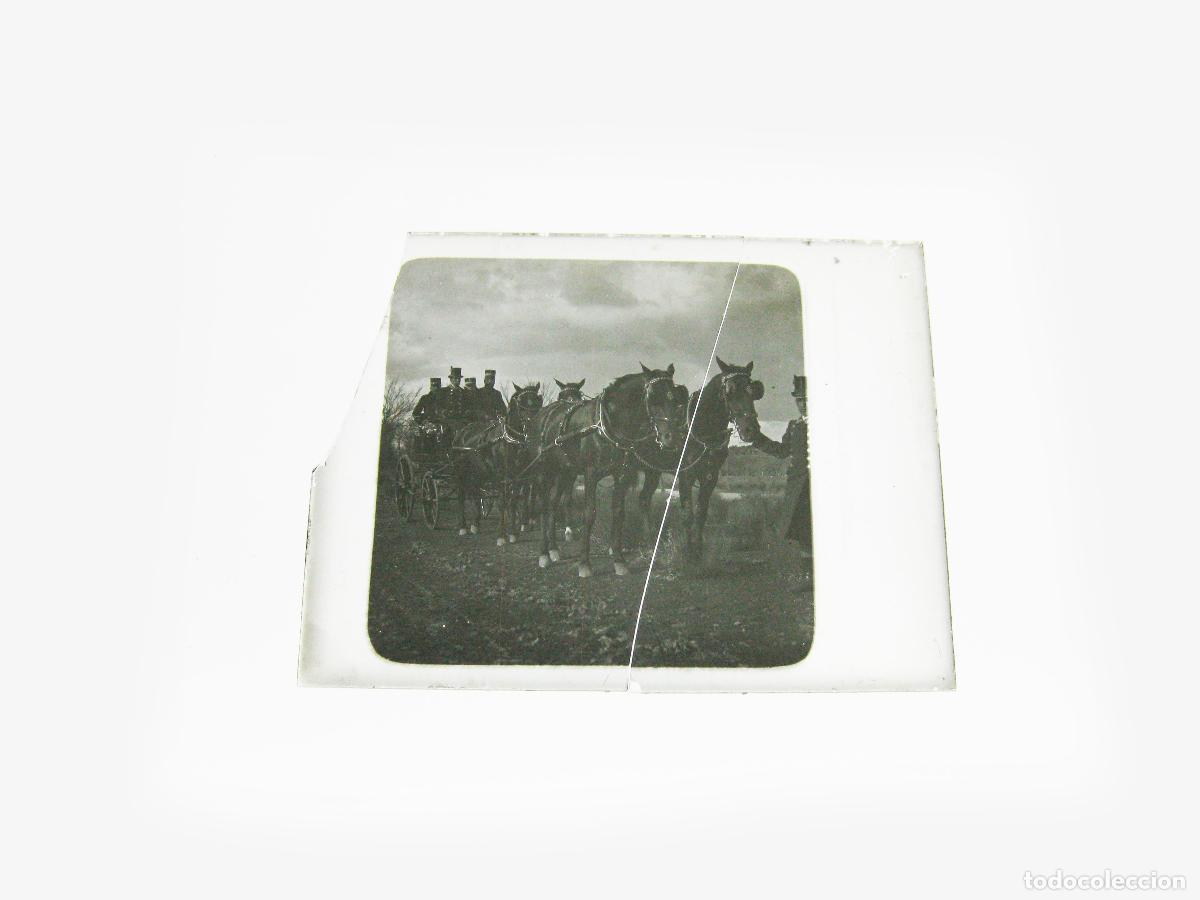 Militaria: ANTIGUA FOTOGRAF&Iacute;A DEL REY ALFONSO XIII EN COCHE DE CABALLOS CON EL UNIFORME DE GENERAL. CIRCA 1900
