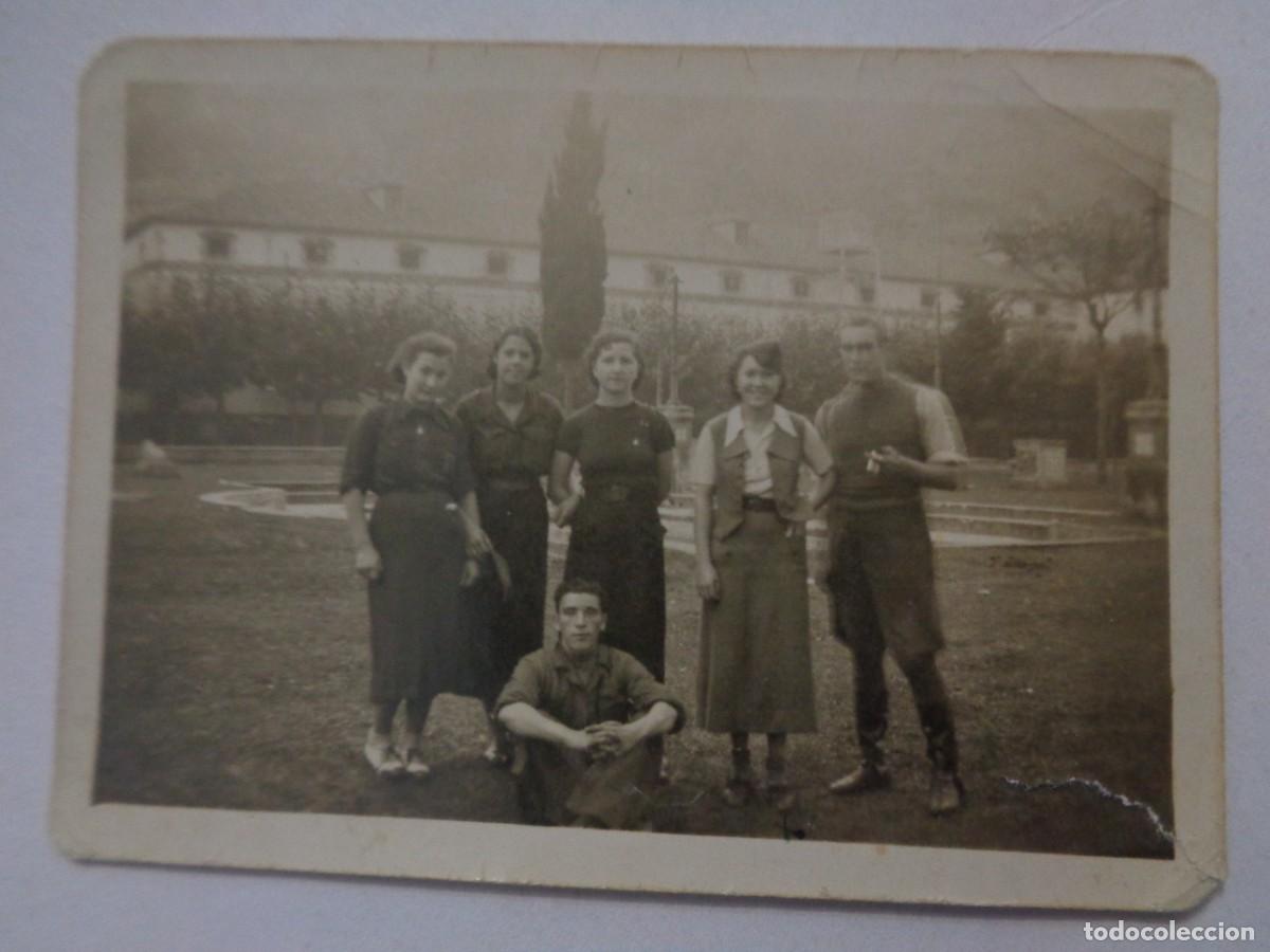 Militaria: GUERRA CIVIL - FALANGE : FOTO DE MILITARES Y CHICAS FALANGISTAS . SANTO&Ntilde;A 1937
