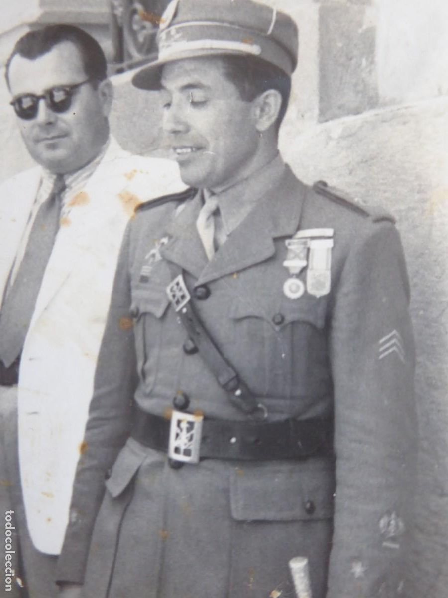 Militaria: Fotograf&iacute;a teniente legionario.