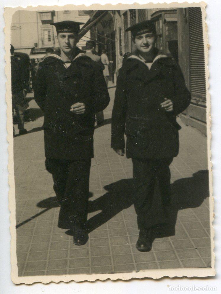 Militaria: Dos marinos de paseo, foto Heras, guerra civil, marineros