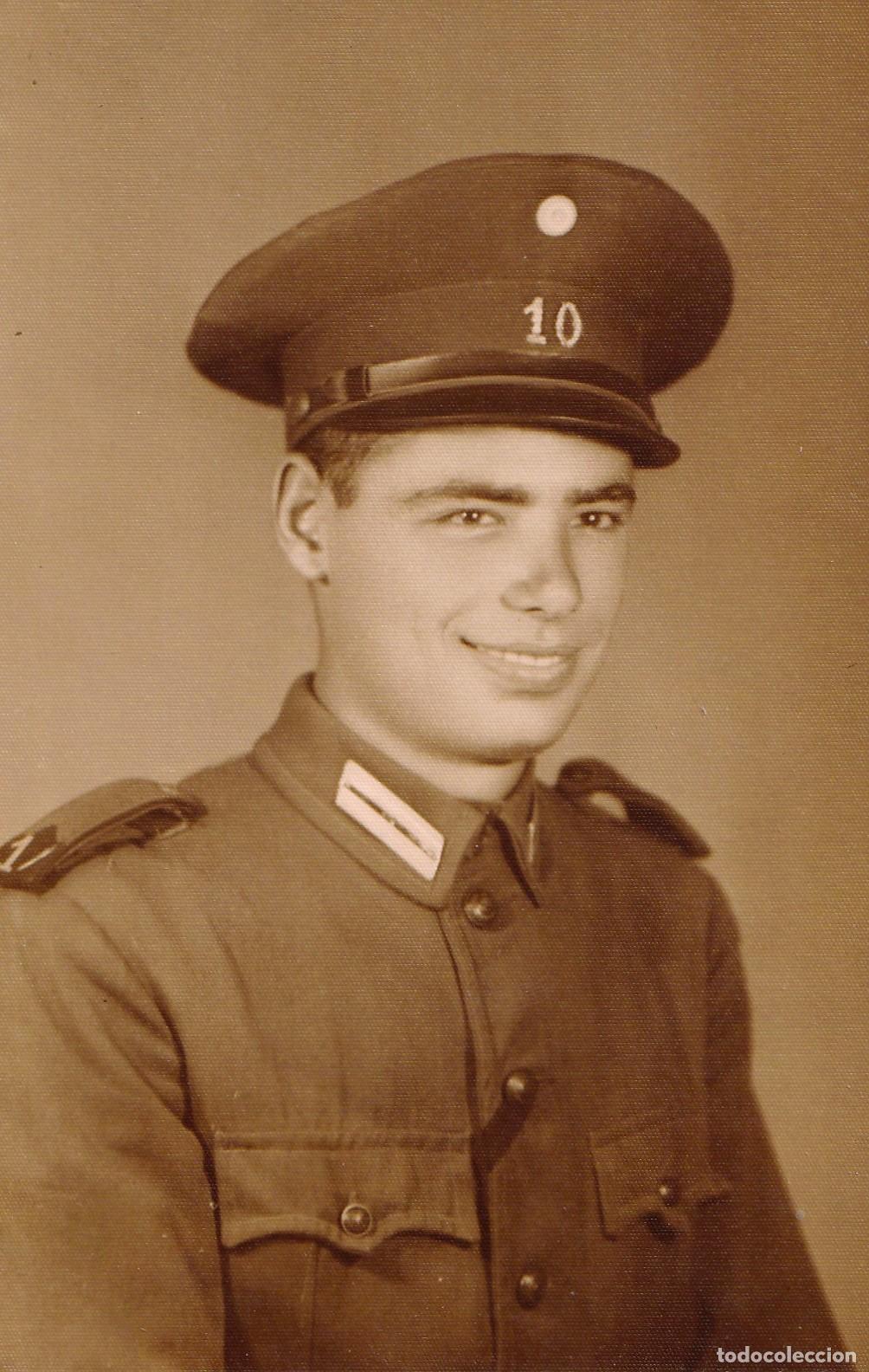 Militaria: Fotograf&iacute;a de estudio de soldado argentino, 1943, sello del fot&oacute;grafo (Fermoselle) al dorso - CLC