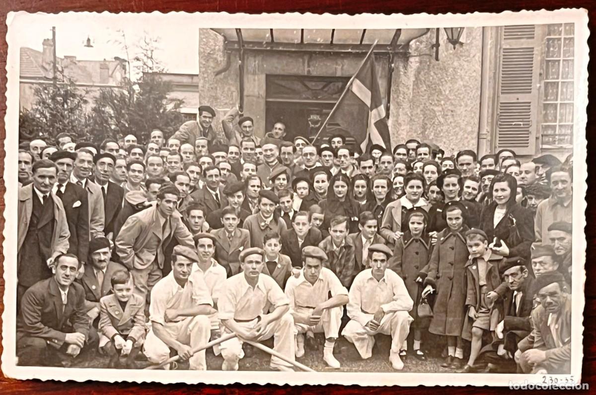 Militaria: GUERRA CIVIL ESPA&Ntilde;OLA, REP&Uacute;BLICA, PA&Iacute;S VASCO, DANZARIS CON IKURRI&Ntilde;A, FOTOGRAF&Iacute;A ORIGINAL