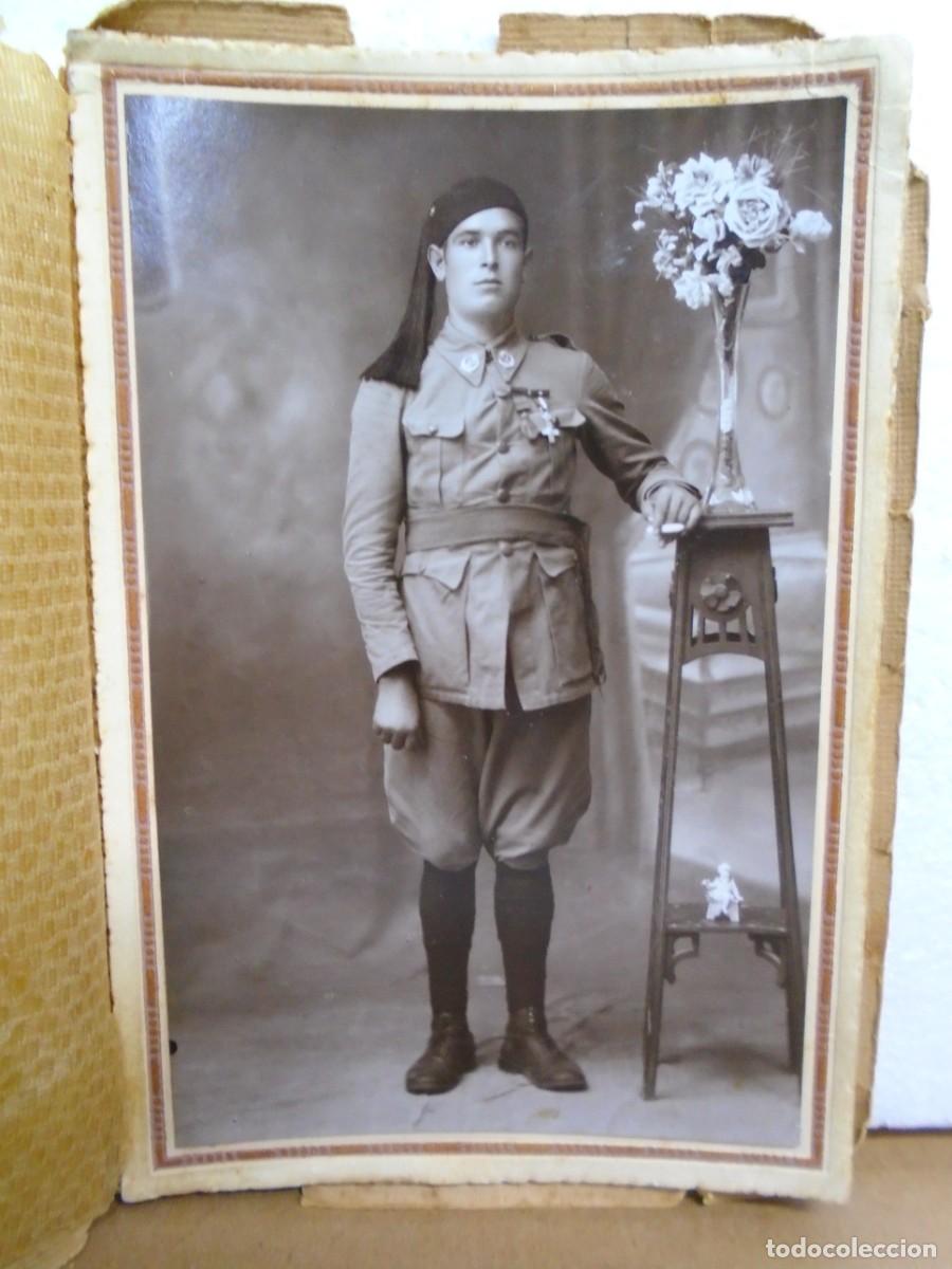 Militaria: MELILLA.FOTO RICARDO GOMEZ.SOLDADO DE REGULARES CON MEDALLAS VARIAS,A&Ntilde;OS 20.