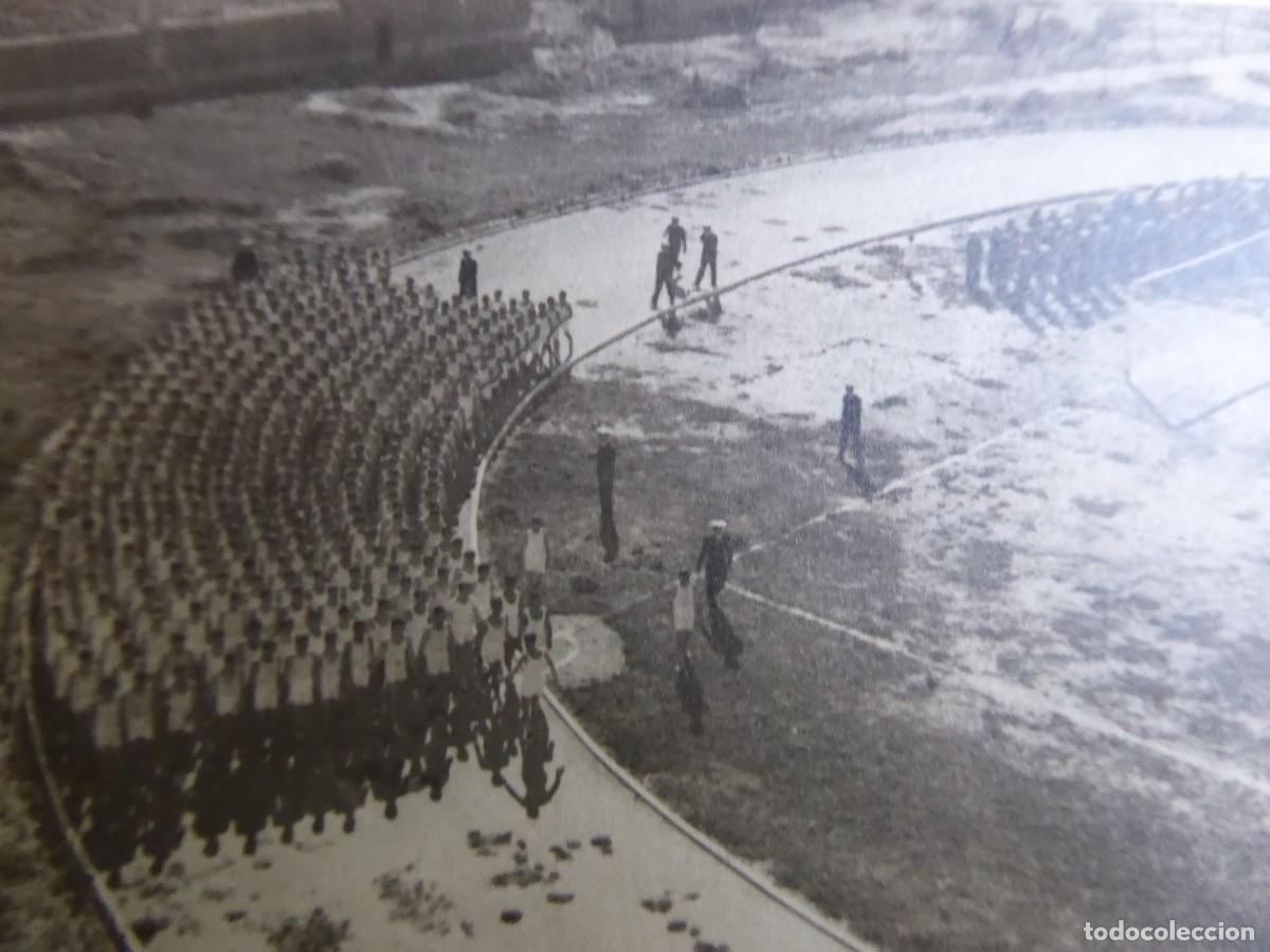 Militaria: Fotograf&iacute;a pista atletismo escuela naval San Fernando.