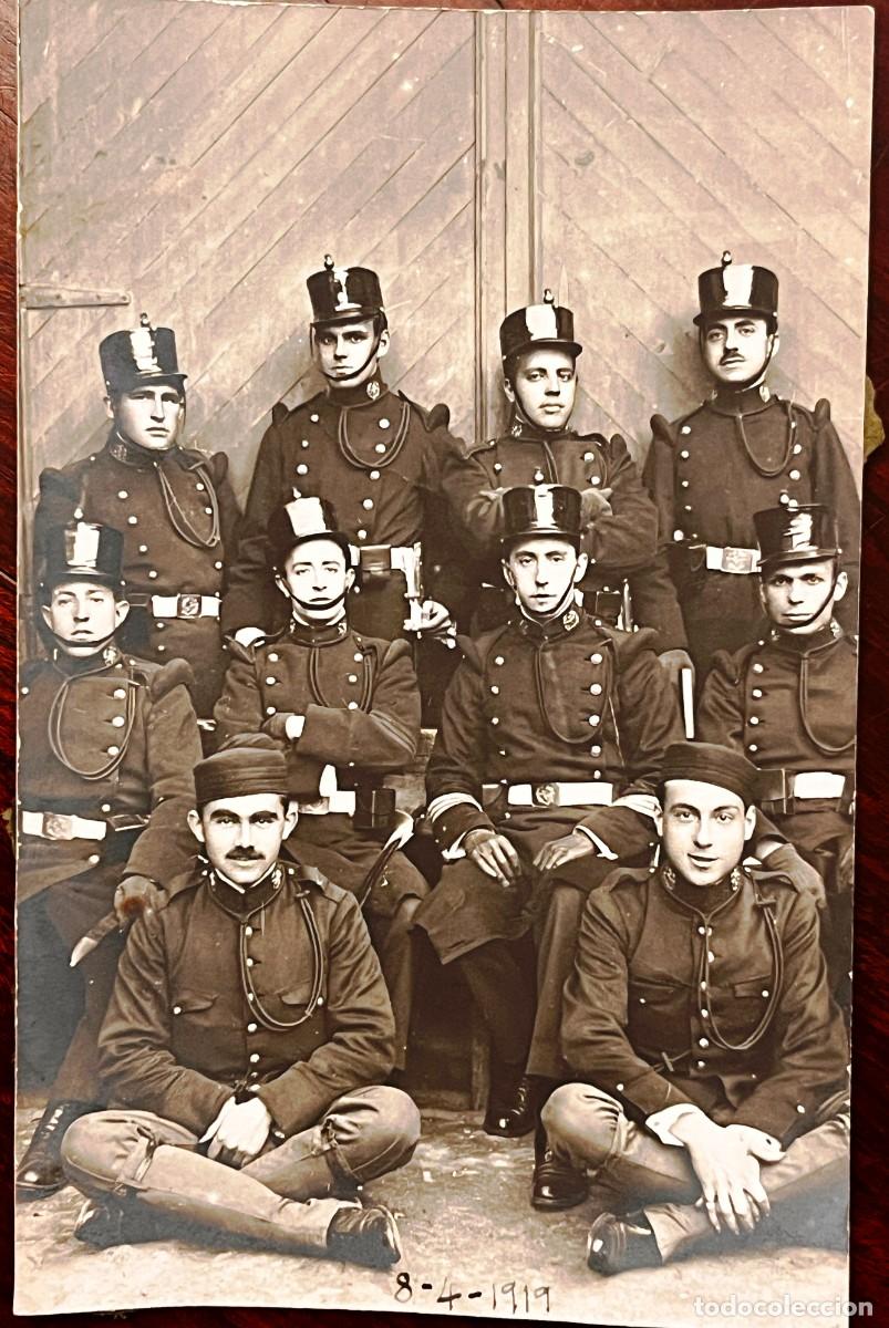 Militaria: FOTOGRAFIA DE MILITARES DEL CUERPO DE SANIDAD, EPOCA DE ALFONSO XIII, MIDE 13,9 X 9 CMS. APROXIMADAM