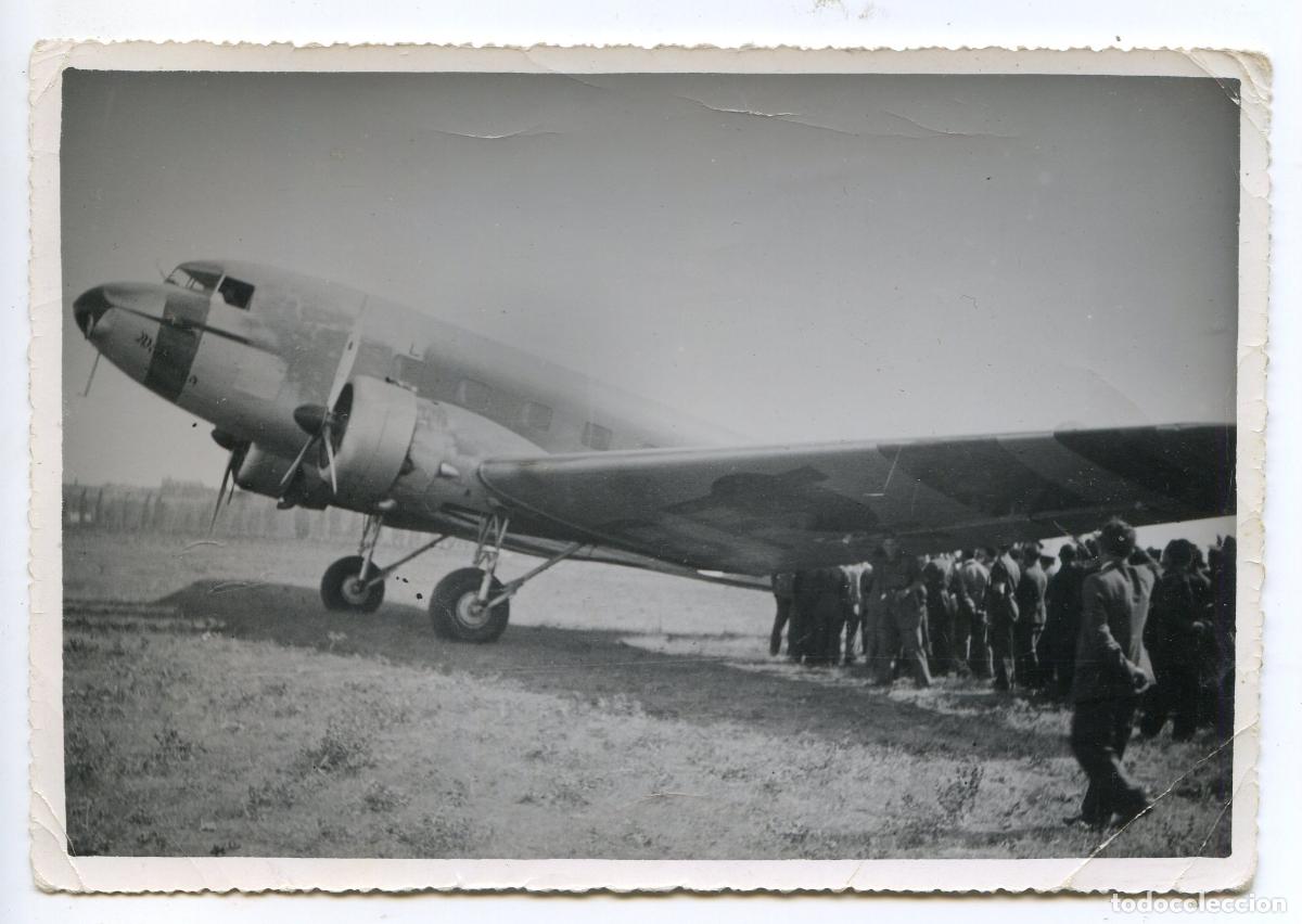 Militaria: Avi&oacute;n DC-2 en el aeropuerto de Burgos, guerra civil, Photo Club Burgos